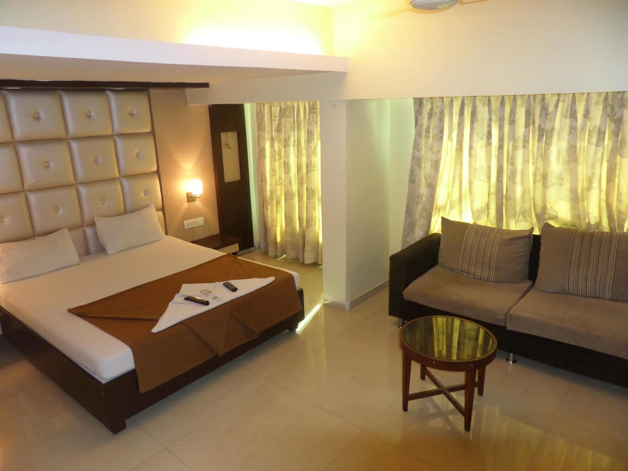 Oyo 2026 Hotel Aishwarya Residency Navi Mumbai Luaran gambar