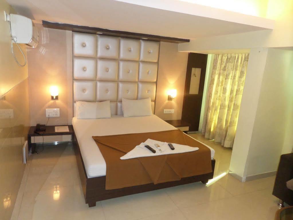 Oyo 2026 Hotel Aishwarya Residency Navi Mumbai Luaran gambar